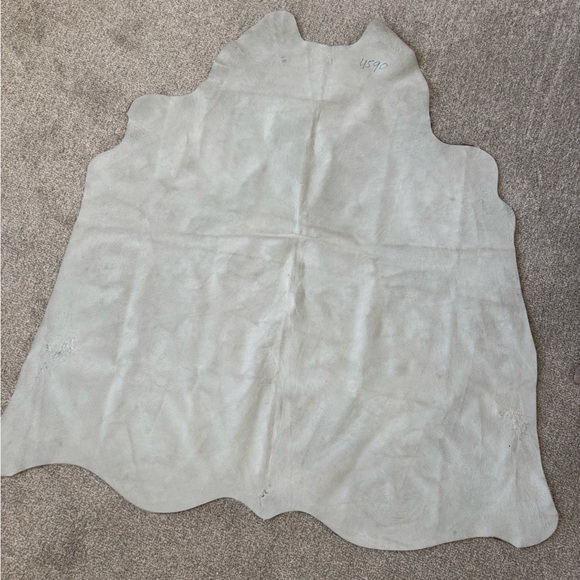 🐄 🪴 Genuine Cowhide Rug - Picture 7 of 8